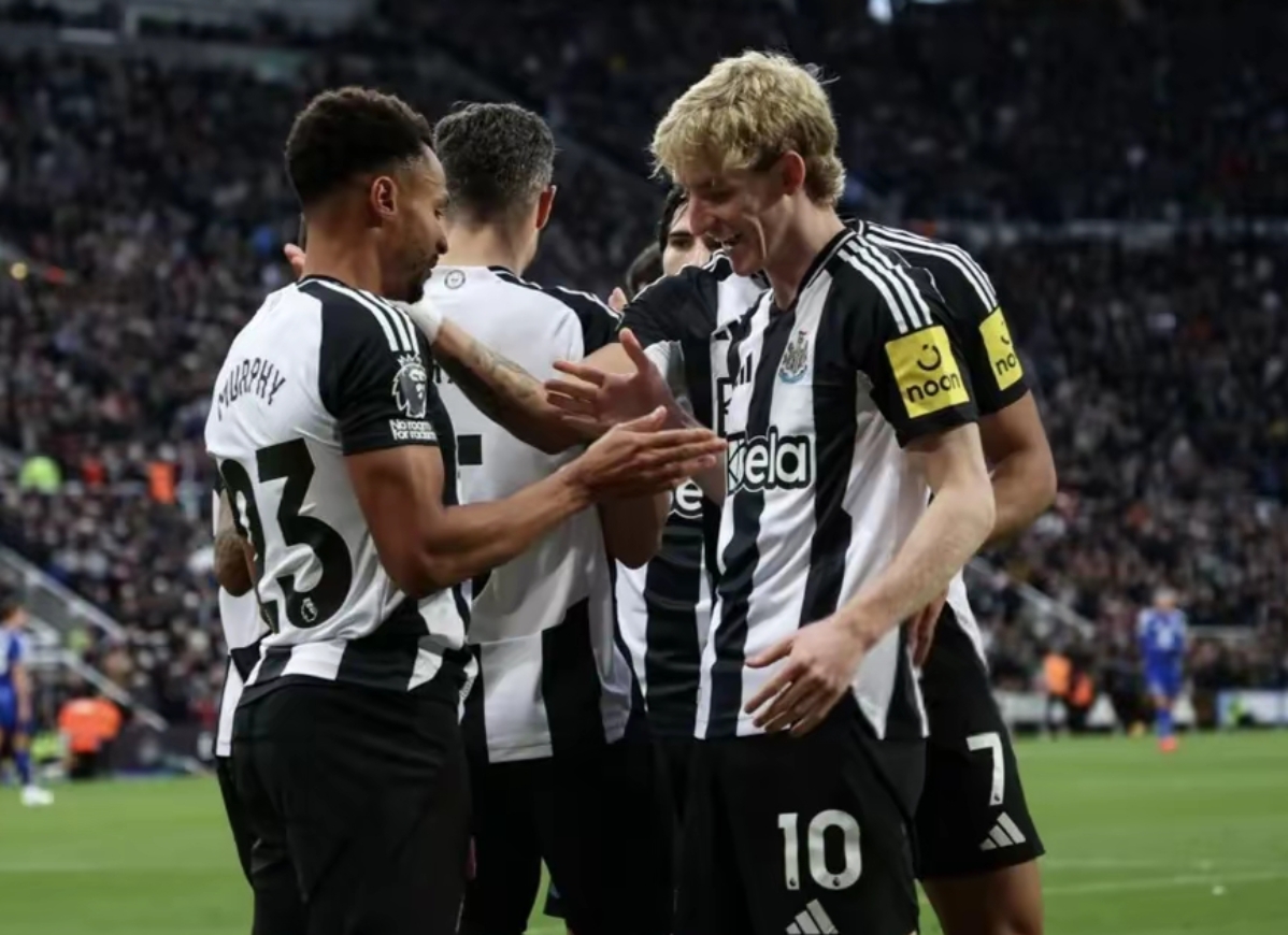 九游体育下载-英超倒计时，多特蒙德集结日外线爆发，细节引发关注，更衣室稳定，阵容厚度经受考验