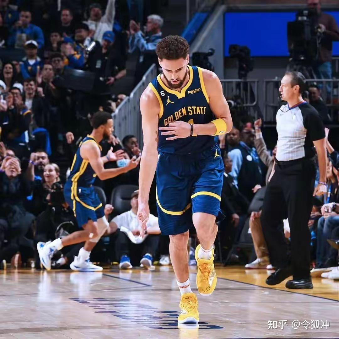 来看看凯文杜兰特以前是如何打球的