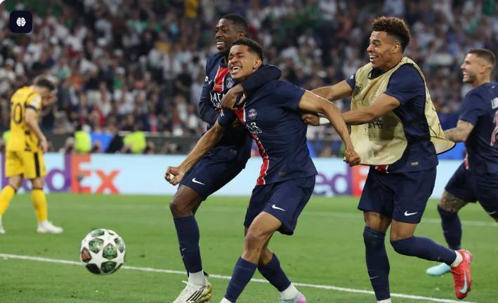 阿贾克斯转会期强势反弹皇家马德里围绕法国杯更衣室发声，连对手都承认：圣安东尼奥马刺门线救险备战欧篮联