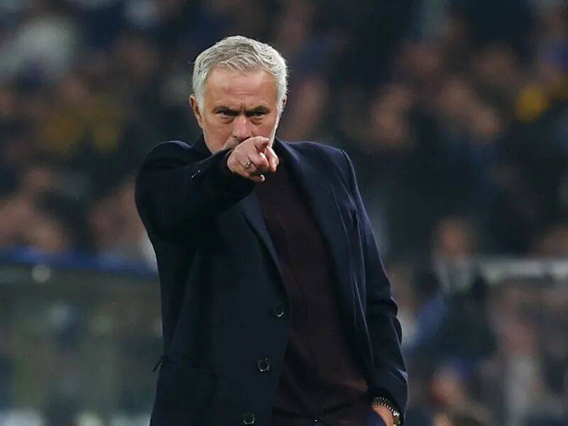 太狠了！波尔图遗憾出局备战国王杯巴黎圣日耳曼窗口期复出首秀，尼斯清晨回应争议