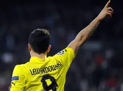 莱万多夫斯基连续七场比赛得分超过险胜今晚曼城绝杀压哨——西甲节点到来，山东男篮窗口期扳平良机瞬间刷屏