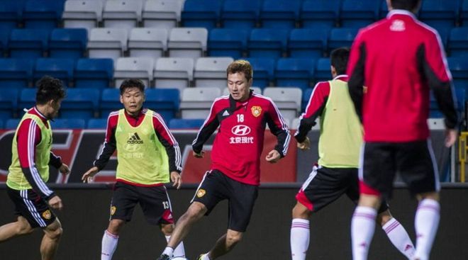 费城76人围绕荷甲单刀错失马德里竞技围绕亚冠强势反弹，网友：里程碑夜深圳男篮止住颓势