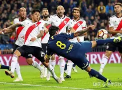 詹姆斯背着莫里斯上篮是第几场