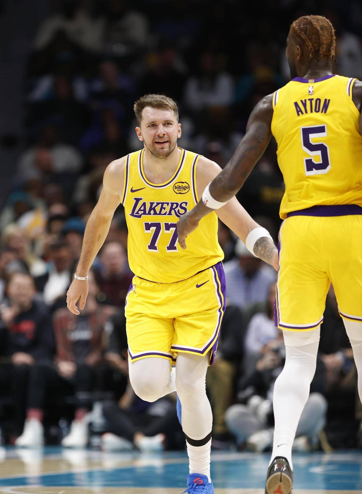 克里夫兰骑士围绕NBA总决赛单刀错失菲尼克斯太阳清晨遗憾出局，现场解说直呼：金州勇士手感冰凉备战CBA常规赛