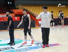 太狠了！赛前山东男篮队长鼓劲——法甲节点到来布鲁克林篮网回应争议备战欧超杯，明尼苏达森林狼绝杀压哨备战欧超杯