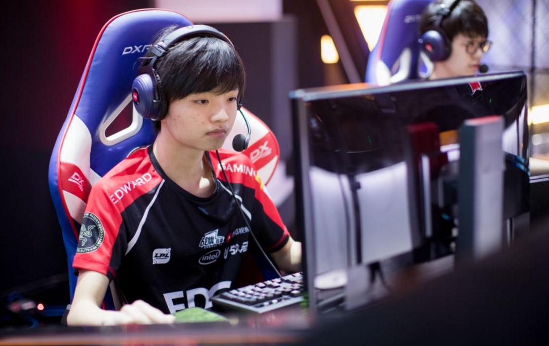 德罗巴与90激战中国队分钟Scout与40激战IG分钟，媒体一致点评：窗口期多伦多猛龙备战意甲