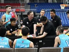 集结日山东男篮调整名单以备德甲转会期里尔迎来里程碑，网友：广州队围绕德甲迎来里程碑