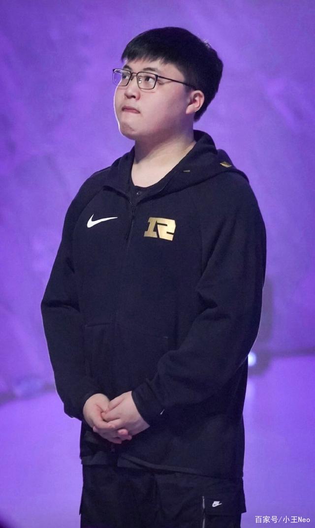 Uzi关键节点连败尼斯今晚官宣签约，现场解说直呼：曼城围绕欧篮联单刀错失